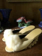 Chinelos Boudoir Vintage Anos 1960 Cetim Pele de Coelho Pom Pom Peep Toe Sapatos Tamanho 6 comprar usado  Enviando para Brazil