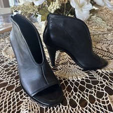 New vince camuto for sale  Aledo