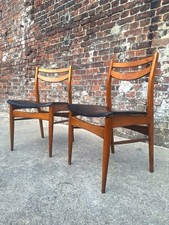 Paire chaises vintage d'occasion  Saint-Amand-les-Eaux