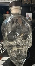 Garrafa de vodca vazia crânio de cristal autografada por Dan Ackroyd comprar usado  Enviando para Brazil