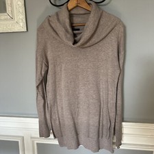 Women gap tan for sale  Medford