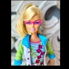 Boneca controversa Barbie I Can Be Computer Engineer 2010 com óculos e roupa comprar usado  Enviando para Brazil