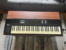 Controlador de teclado inteligente Native Instruments Komplete Kontrol S61 MK1, 61 teclas comprar usado  Enviando para Brazil