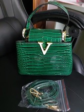 Borsetta vernice verde usato Borsetta vernice verde usato  Noviglio