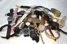 Lote de relógios fantasia/moda incluindo 30 relógios para peças ou revenda 24388 comprar usado  Enviando para Brazil