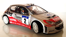 Peugeot 206 WRC 🙂 coche de plástico en miniatura de rally con los pilotos ~ 1/24 ~ 2002? segunda mano  Embacar hacia Argentina