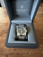 Relógio masculino Victorinox Swiss Army "Infantry" (241585) quartzo cinza escuro aço inoxidável comprar usado  Enviando para Brazil