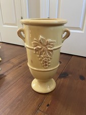 Usado, Vaso de piso de cerâmica amarelo estilo toscano 15” de altura design de uva comprar usado  Enviando para Brazil