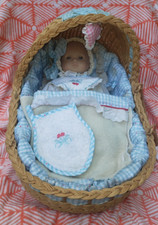 Usado, Roupa de cama Pleasant Company American Girl Bitty Baby MOSES BASKET olho azul comprar usado  Enviando para Brazil
