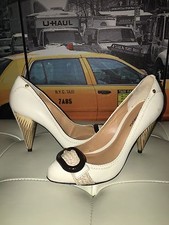 Bombas femininas Capodarte marfim couro pebbled/salto de madeira tecido fivela tamanho 5 comprar usado  Enviando para Brazil