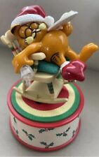 Caja de música vintage Jim Davis Enesco Christmas Garfield en mecedora funcionando, usado segunda mano  Embacar hacia Argentina