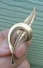 Retro gold feather for sale  MANCHESTER