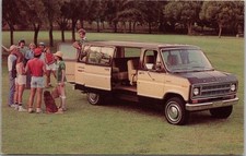 Cartão postal publicitário automotivo Ford Econoline Van década de 1970 "Chateau Club Wagon" comprar usado  Enviando para Brazil