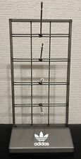 Rack de exibição Adidas Metal Store - 14 5/8" x 7 1/4" comprar usado Rack de exibição Adidas Metal Store - 14 5/8" x 7 1/4" comprar usado  Enviando para Brazil