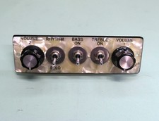 PAINEL DE CONTROLE, POTES E 3 MINI INTERRUPTORES HOFNER HCT500/1 BEATLE violino baixo, usado comprar usado PAINEL DE CONTROLE, POTES E 3 MINI INTERRUPTORES HOFNER HCT500/1 BEATLE violino baixo, usado comprar usado  Enviando para Brazil