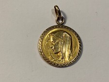 Virgin mary gold d'occasion  Expédié en Belgium