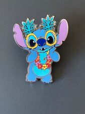 DISNEY LILO & STITCH, STICH CON VASOS DE PIÑA Y PIN LEI segunda mano  Embacar hacia Argentina