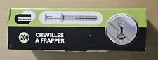 Boite 200 chevilles d'occasion  Limeil-Brévannes