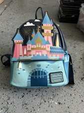 Mochila mosca lounge castelo Bela Adormecida parques da Disney comprar usado  Enviando para Brazil