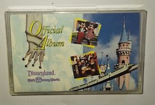 Disneyland official album d'occasion  Expédié en Belgium