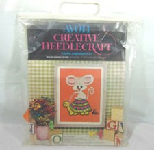 Kit de bordado Crewel mouse montando uma tartaruga "Pals On Parade" Avon agulha artesanato  comprar usado  Enviando para Brazil