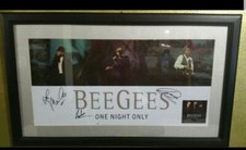 Pôster emoldurado autografado apenas uma noite Bee Gees  comprar usado  Enviando para Brazil