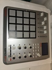 Akai Professional MPD24 Display USB MIDI Pad Controlador Sem Adaptador AC comprar usado  Enviando para Brazil