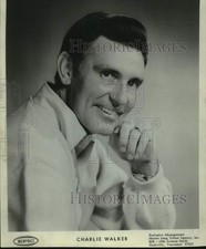 1966 Press Photo artista musical Charlie Walker - sap35113 comprar usado  Enviando para Brazil