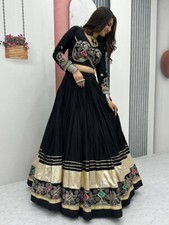 Lehenga choli mariée d'occasion  Expédié en France
