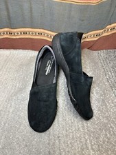 Size 9.5 skechers for sale  Saint Charles