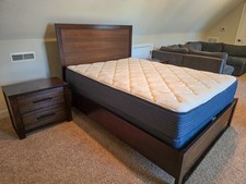 Hazelnut queen bedroom for sale  Clarksville