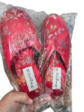 Chinelos femininos estilo asiático bordado cetim vermelho sapatos baixos casa pequeno novo comprar usado  Enviando para Brazil