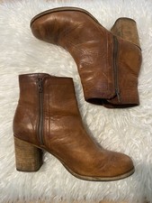 Frye boots women for sale  Putney