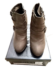Stivaletto con tacco usato  Torino