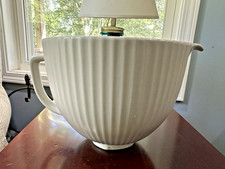 Batedeira KitchenAid ® cinza fosco com nervuras 5 qt. Tigela de mistura de cerâmica com bico, usado comprar usado Batedeira KitchenAid ® cinza fosco com nervuras 5 qt. Tigela de mistura de cerâmica com bico, usado comprar usado  Enviando para Brazil