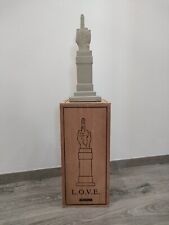 Maurizio cattelan l.o.v.e. usato  Senago