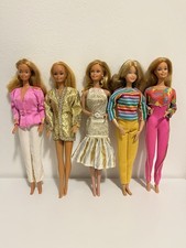Barbie lotto vestiti usato  Sansepolcro