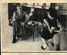 Foto de imprensa 1971 Sra. Isabel Villa conversa com o presidente Nixon na Flórida comprar usado  Enviando para Brazil