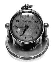 Petite pendulette mécanique d'occasion  Bouguenais