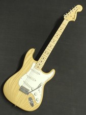 Chitarra elettrica fender usato  Spedire a Italy