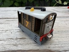 Thomas The Train metal fundido Take Along N Play TOBY 7 marrom vagão de trem 2002 comprar usado  Enviando para Brazil