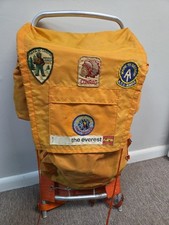 Mochila de caminhada vintage mundialmente famosa The Everest #228 estrutura de alumínio com remendo esfumaçado comprar usado  Enviando para Brazil