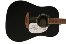 Avril lavigne signed for sale  New York