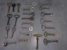 Lot clé ancienne d'occasion Lot clé ancienne d'occasion  Fleurance