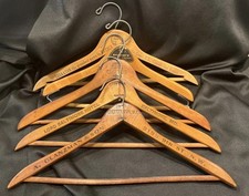 Lote de 5 cabides de madeira vintage para hotéis e fabricantes de ternos publicidade cabides de madeira comprar usado  Enviando para Brazil