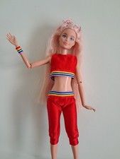 Outfit rosso arcobaleno usato  Caltagirone