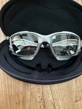 Óculos de sol Oakley Jawbone SLVR/PRETO comprar usado Óculos de sol Oakley Jawbone SLVR/PRETO comprar usado  Enviando para Brazil