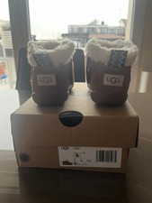 Mini ugg unisex usato  Chieti
