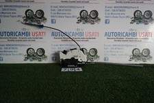 Serratura porta posteriore usato  Gioia Tauro
