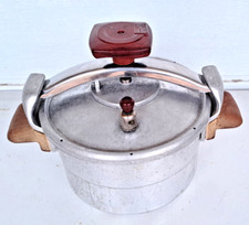 Ancienne cocotte minute d'occasion  Fournols